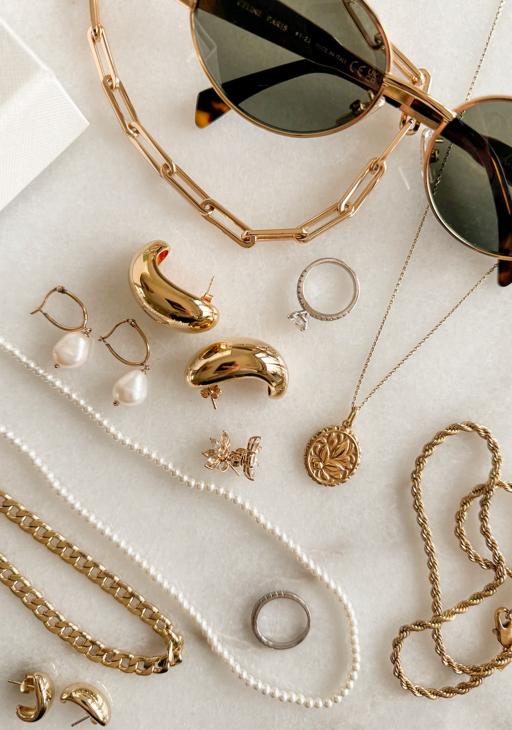 Unlock Your Minimalist Jewelry Capsule in 2025