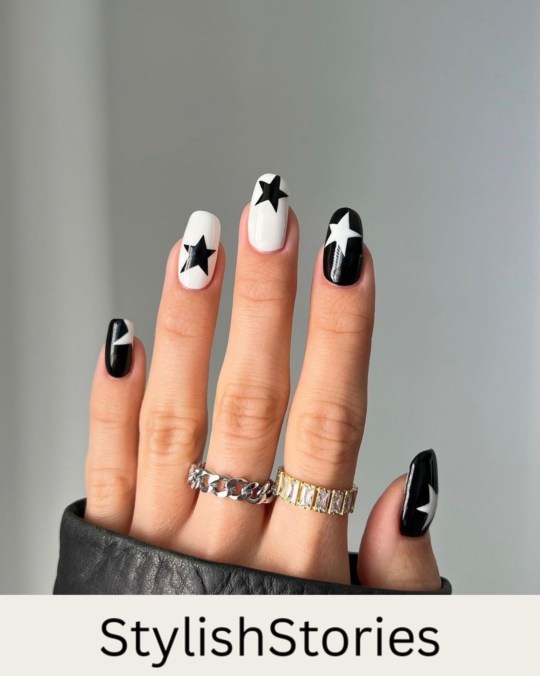 Black and White Star Manicure
