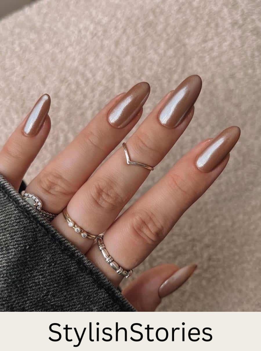 medium round nails with mocha colored chrome