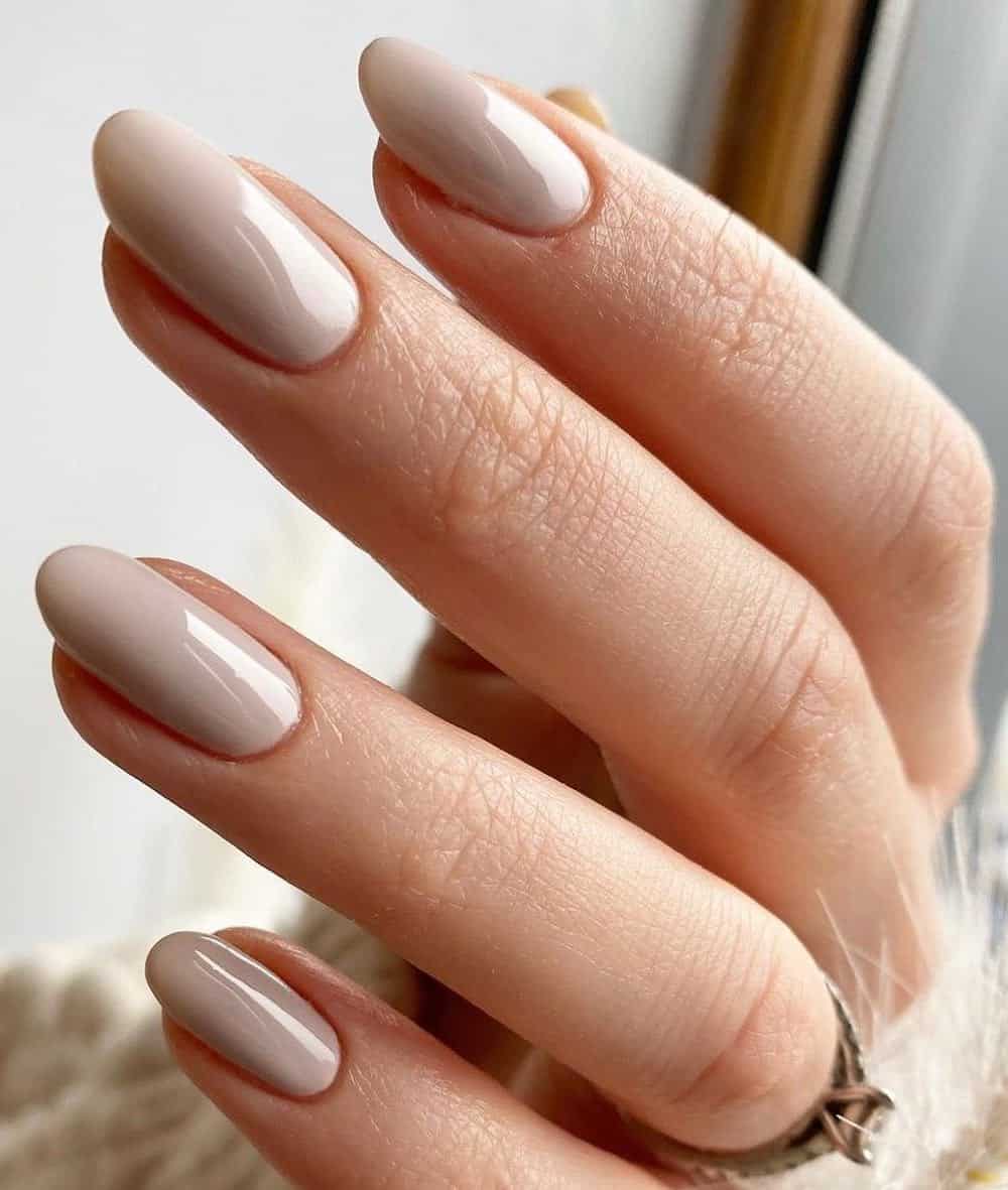 short almond beige nails