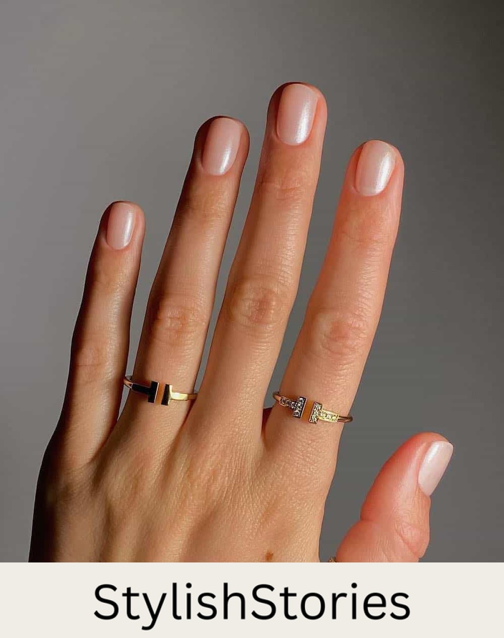 short pearly chrome nails